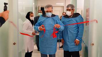 بازدید رئیس دانشگاه علوم پزشکی تهران از پژوهشکده علوم دندانپزشکی و مرکز رشد فناوری مواد و تجهیزات دندانپزشکی و رونمایی از 17 محصول شرکت‌های دانش‌بنیان «پیشگامان سلامت اکسیر» و «فرتاک اندیشه برنا» در تاریخ 18 بهمن 1400