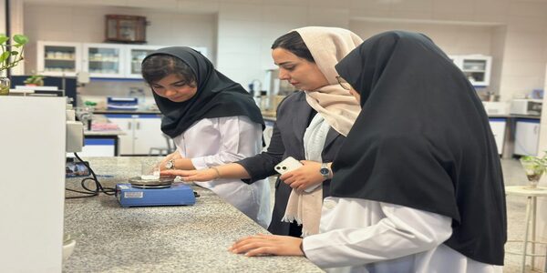 شرکت پارلا آرین دارو